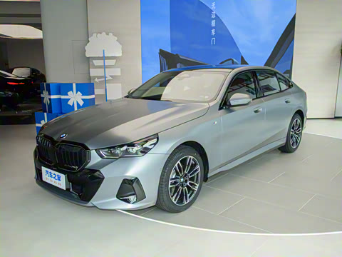 2025�� 525Li M�˶���װ