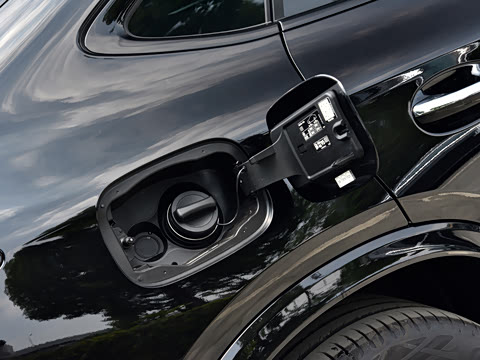2026�� �Ŀ� GLC 260 4MATIC ����SUV