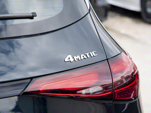 2026�� GLC 300 L 4MATIC ������ 5��