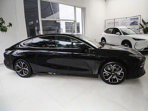 2025�� 700km Զ���Ǽݰ�