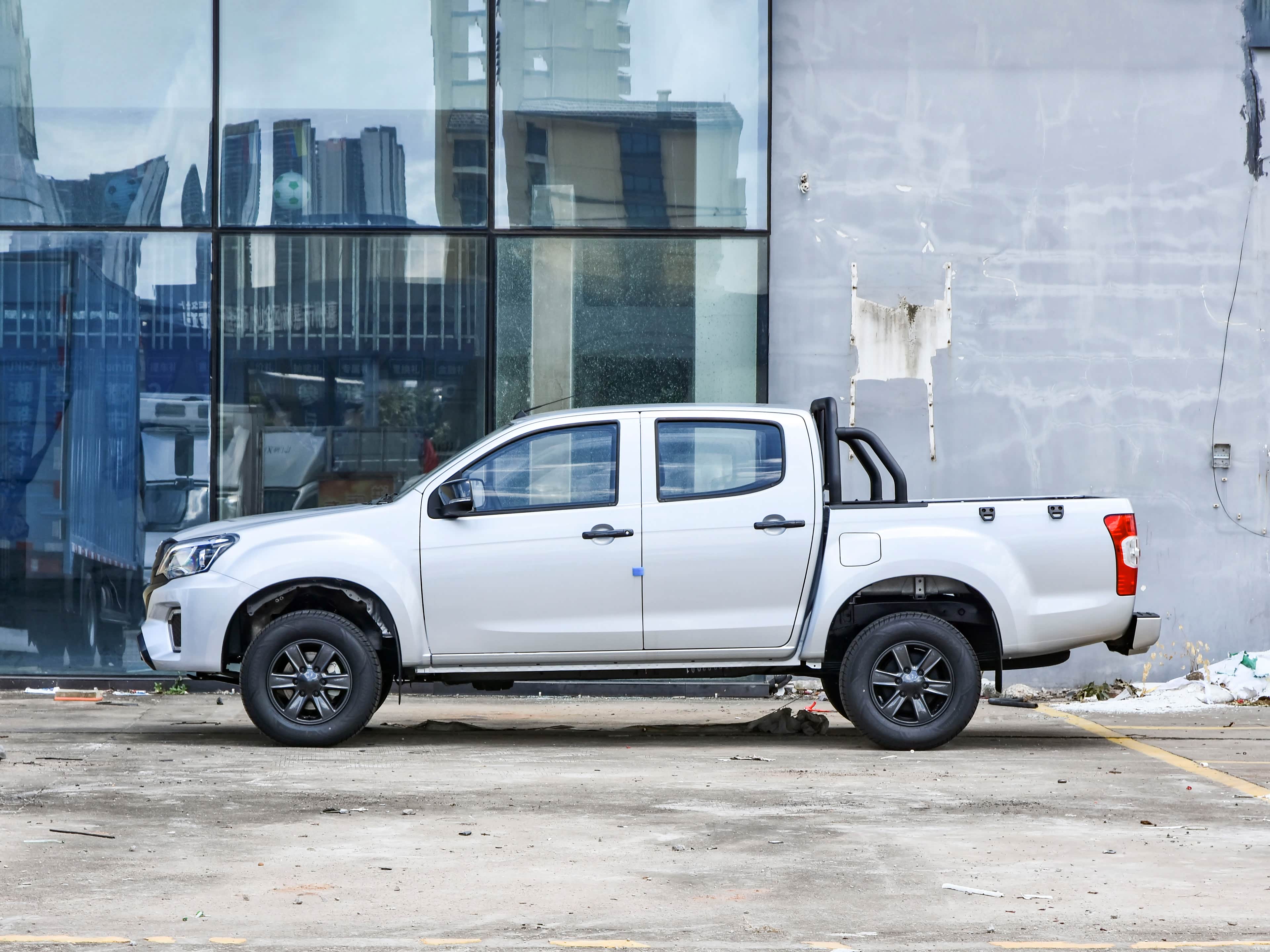 Isuzu RE-MAX, миниатюра 4