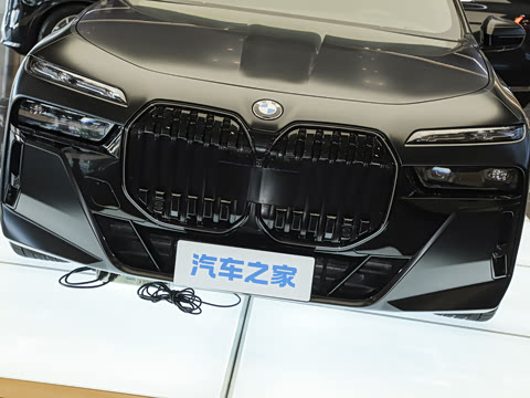 2026�� 740Li ��Ӱ��ذ� M���ܰ��˶���װ