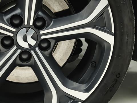 2025�� 100kWh Touring