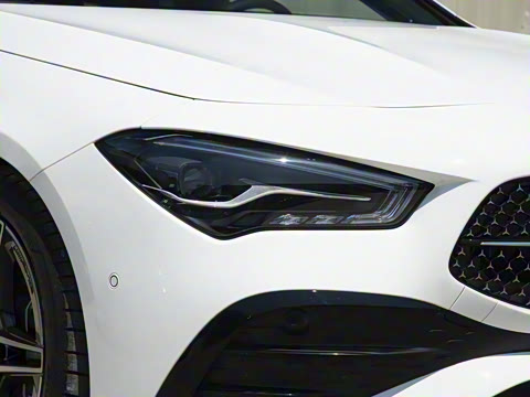 2025�� CLA 260 4MATIC ���ܳ�