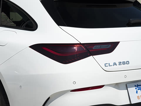 2025�� CLA 260 4MATIC ���ܳ�