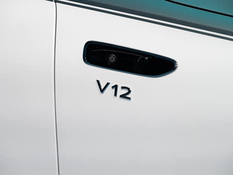 2027�� S 680 4MATIC