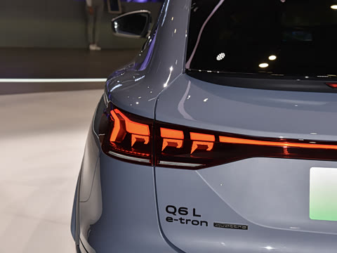 2026�� quattro Ǭ���Ǽݰ�