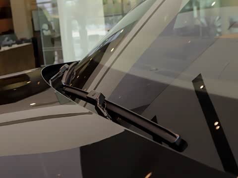 2026�� 3.0 L6 360PS SE�����