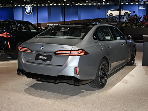2026�� �Ŀ� xDrive 50L M�˶���װ
