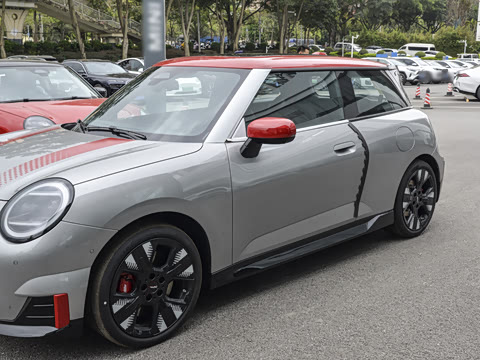2026�� JOHN COOPER WORKS