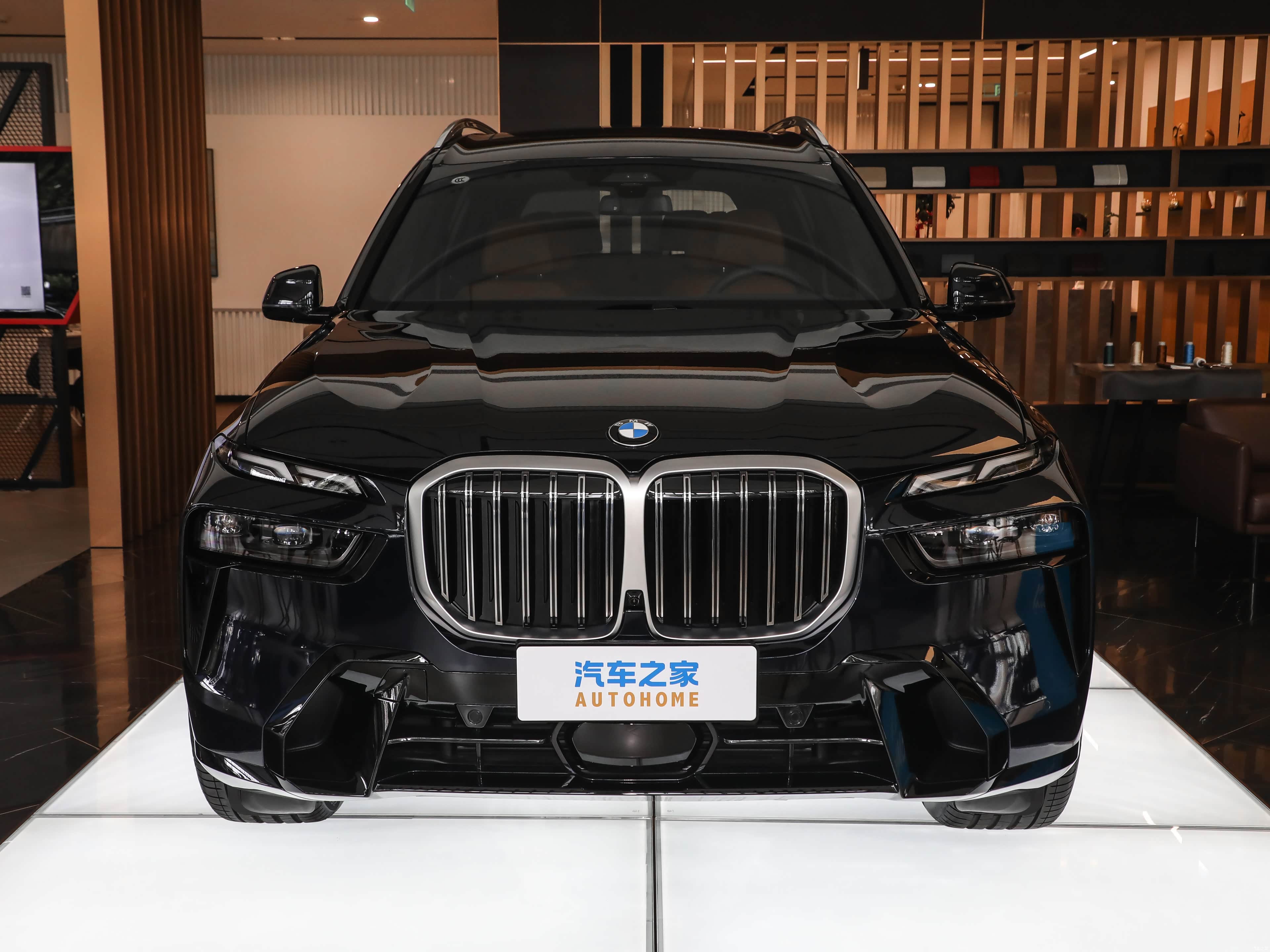 BMW X7, миниатюра 2