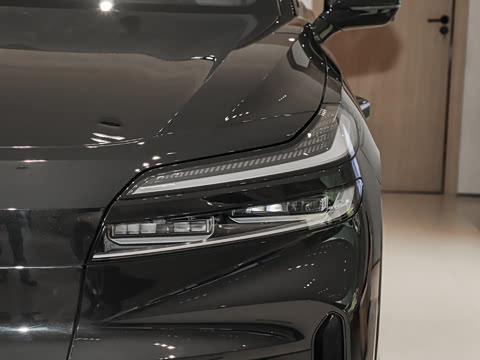 2025�� Pro ������