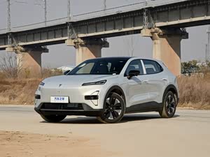 深蓝S05热销中 价格直降1.3万