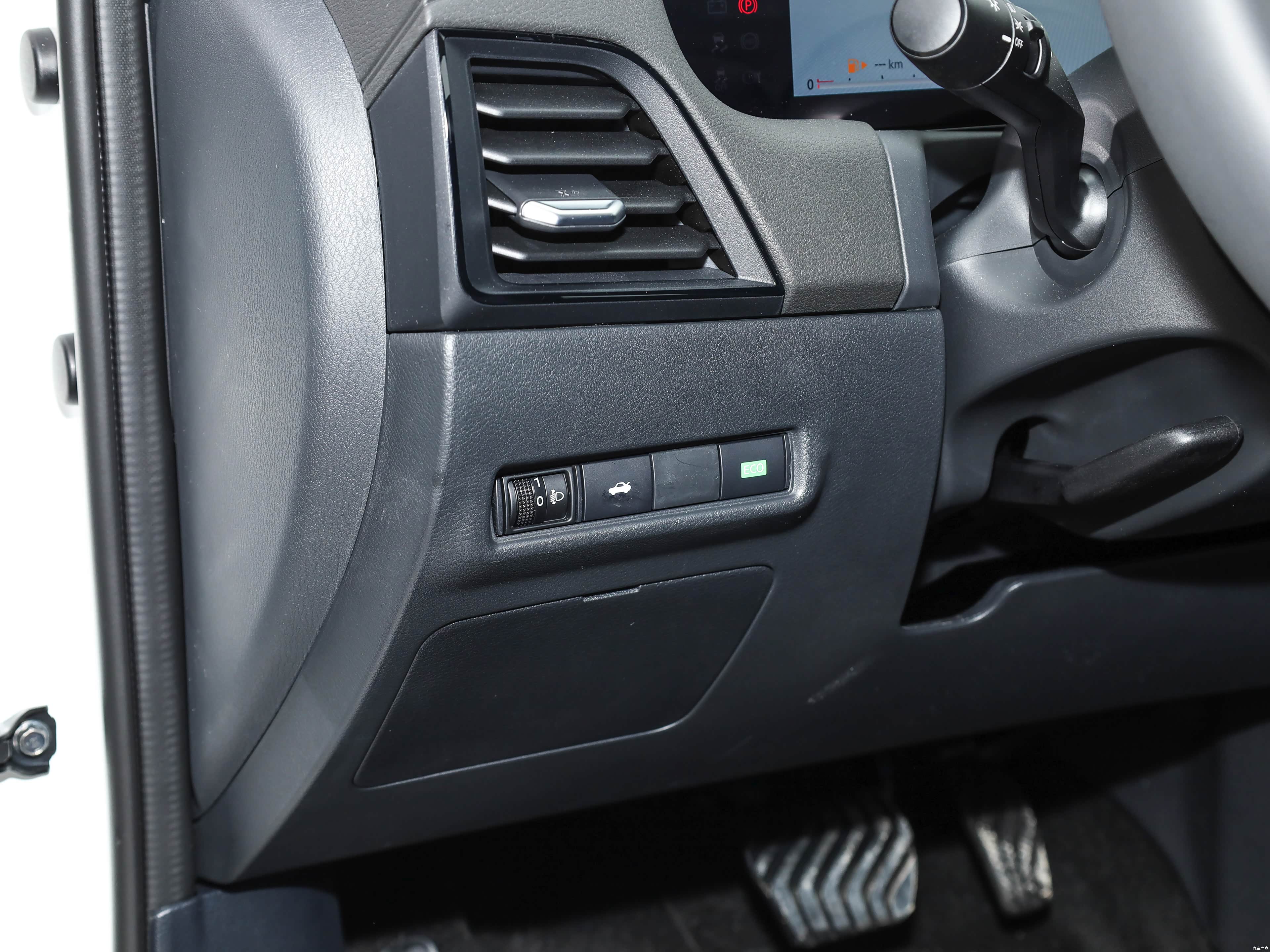 Nissan SYLPHY, миниатюра 14