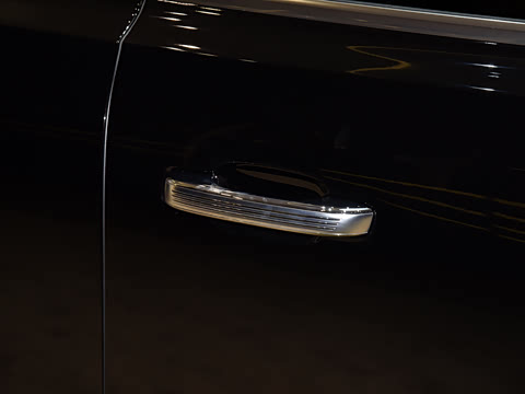 2026�� 4.0T V8 ��ϼ���ư�