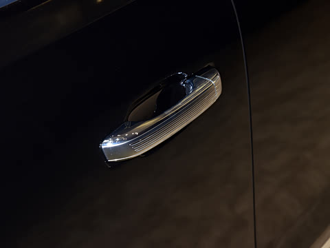 2026�� 4.0T V8 ��ϼ���ư�