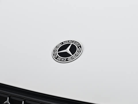 2026�� �Ŀ� GLC 300 4MATIC ����SUV