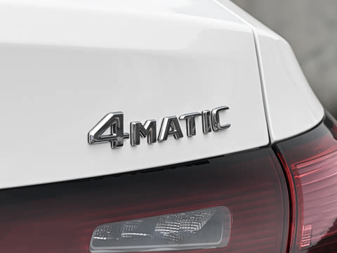 2026�� �Ŀ� GLC 300 4MATIC ����SUV