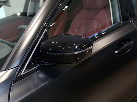 2026�� 330Li �����