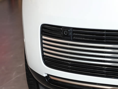 2025�� 4.4 V8 SV���ٴ����ӳ��� 4��