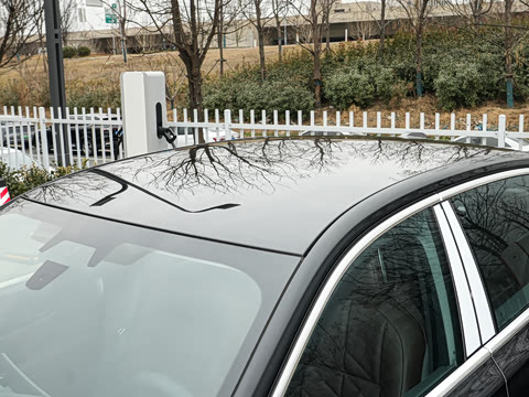 2026�� �Ŀ� 740Li ������ M�˶���װ