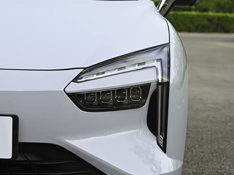 2026�� 705km MAX����������