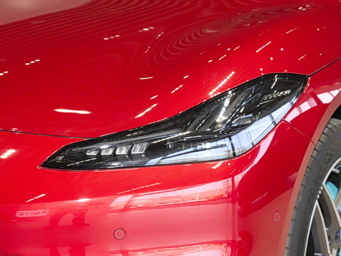 2025�� �Ŀ� 710 Max��