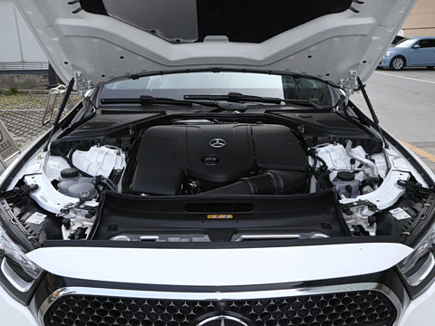 2025�� �Ŀ� E 300 L ʱ���˶���