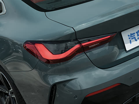 2026�� 425i M�˶���װ