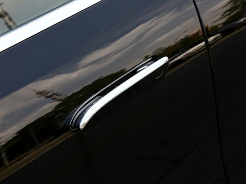 2026�� �Ŀ� E 300 L �����