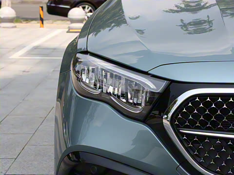 2025�� �Ŀ� E 260 L �˶���