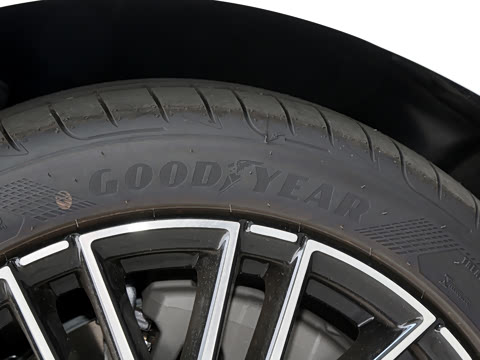 2026�� �Ŀ� C 260 L �˶������