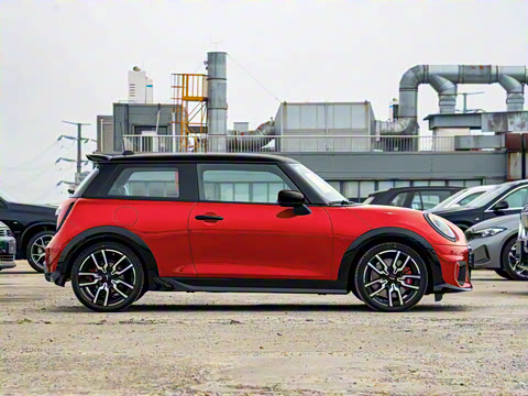2025�� JOHN COOPER WORKS