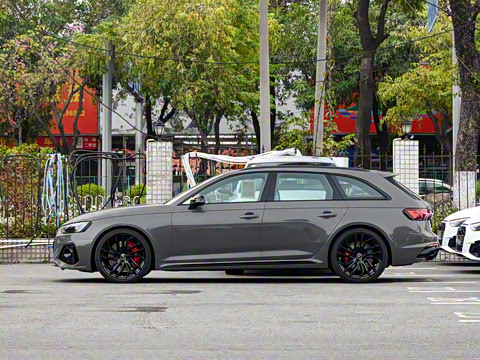 2024��  RS4 Avant ȼ���