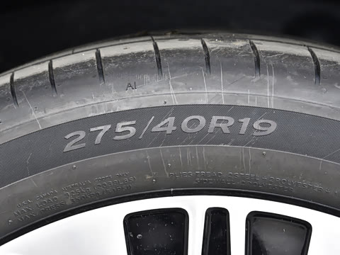 2026�� E 300 L ������