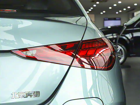 2025�� �Ŀ� C 350 eL