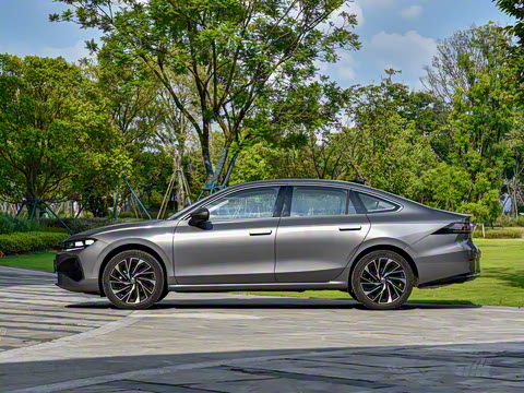 2026�� L 300TSI DSG ������