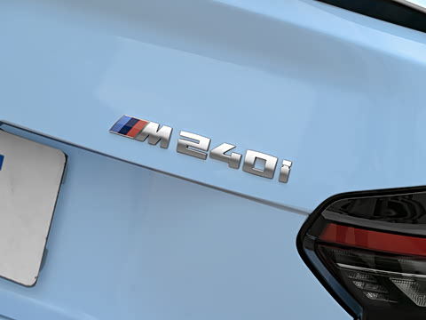 2026�� M240i xDrive