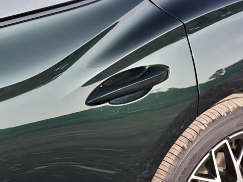 2026�� 2.0T 405 AT������