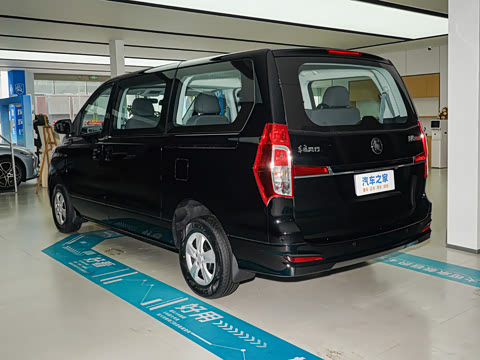 2027�� 2.0L ������ 7��