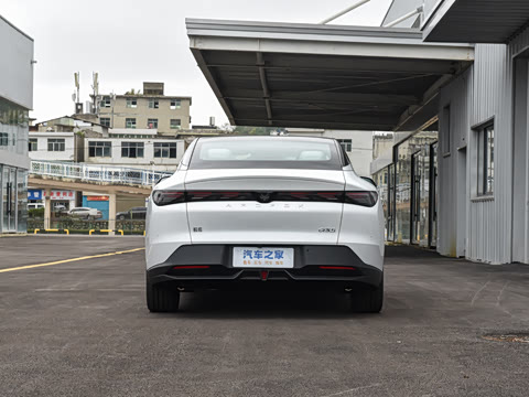2025�� �Ŀ� 560MAX 185kW