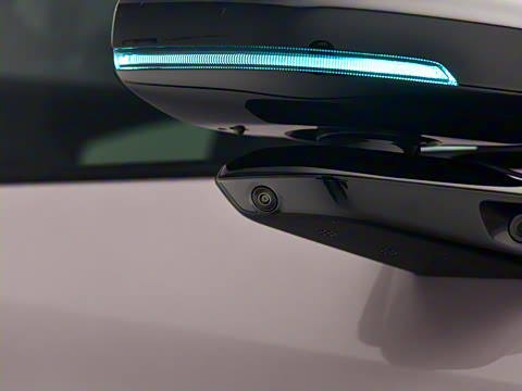 2025�� 750 ���������� Ultra