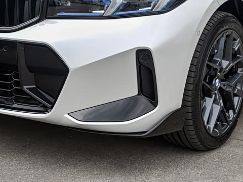 2026�� 330Li ������ M�˶���ҹ��װ