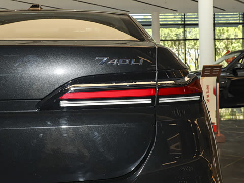 2026�� 740Li ������ M�˶���װ