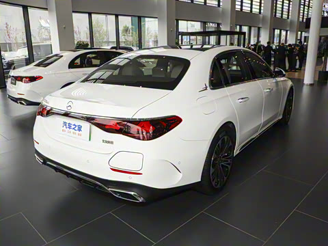 2024�� E 350 e L ���ʽ��϶����˶��γ�