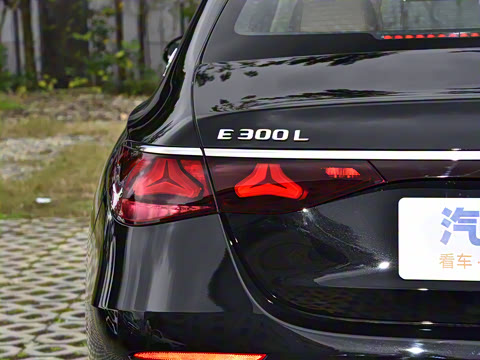 2026�� E 300 L ʱ����