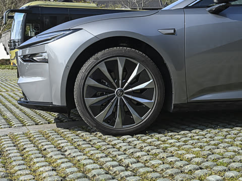 2026�� 710 Ultra�����״��