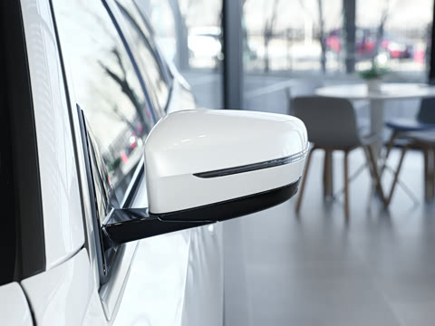 2026�� 325Li M�˶���װ