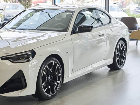 2026�� 225i M�˶���ҹ��װ
