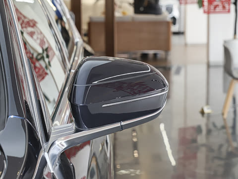 2026�� 735Li ������װ